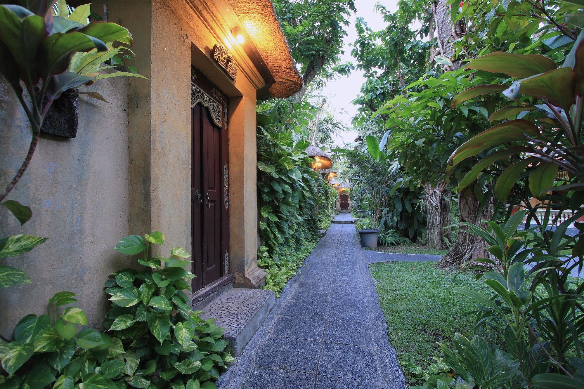 The Taman Ayu Hotel Seminyak  Exterior photo