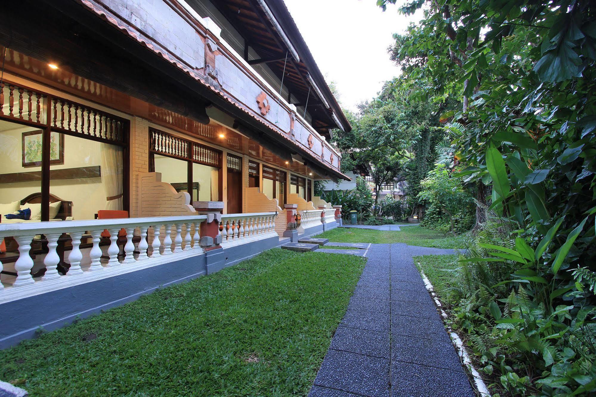 The Taman Ayu Hotel Seminyak  Exterior photo